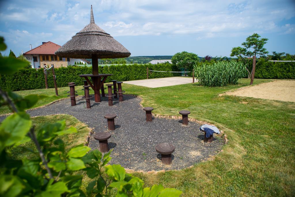 Az Idill Hotel Cserszegtomaj Luaran gambar